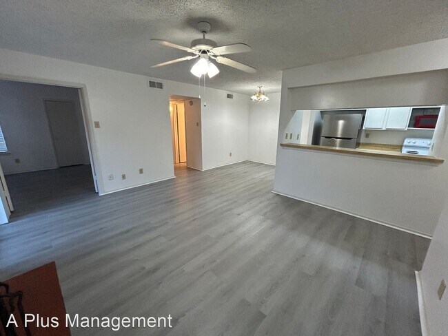 Foto del edificio - 2 br, 1 bath House - 5300 Keller Spring Rd...