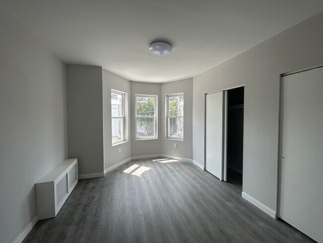 Building Photo - Charming 3 BR/1 BA Philly Row Home with Porch, Deck & Basement