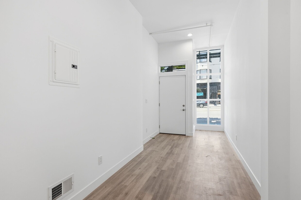 Photo - 1549 California St. -A
