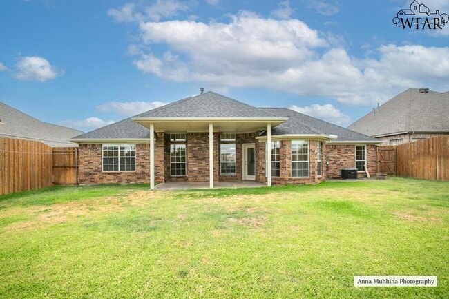 Foto del edificio - 8 St Andrews Ct