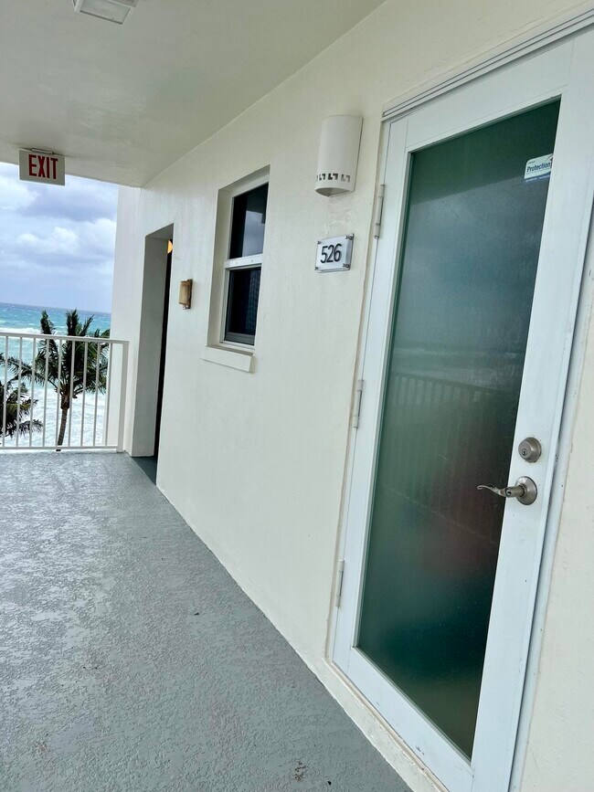 Foto del edificio - 3101 S Ocean Blvd