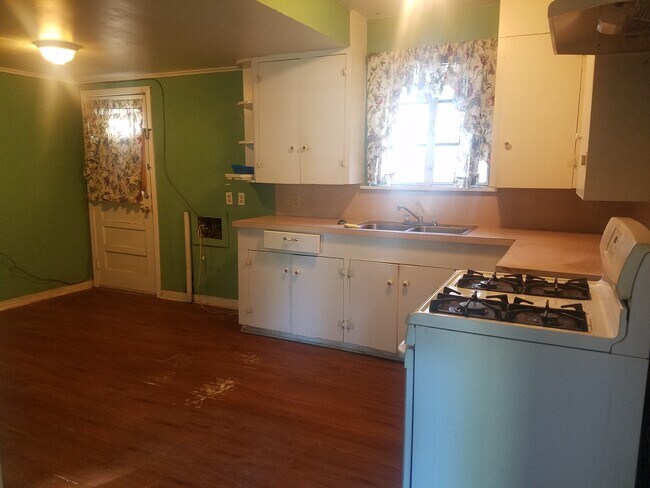 Building Photo - 1310 S 8th St