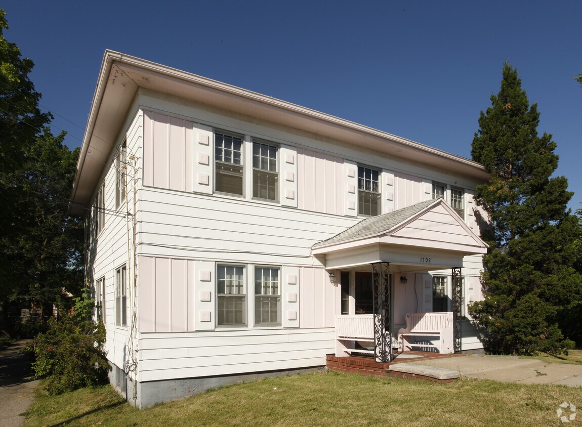 1702 Lapeer Rd, Flint, MI 48503 Apartments in Flint, MI