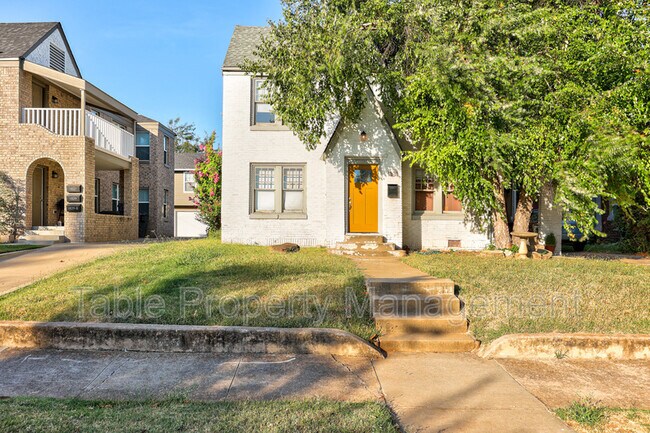 Building Photo - 1831 N Gatewood Ave