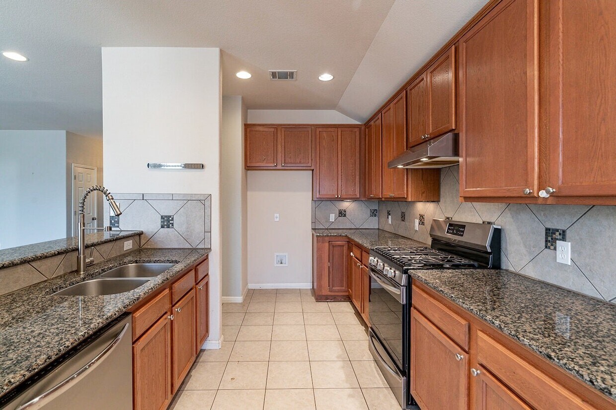 2125 Oltons Bluff Dr, Austin, TX 78754 House for Rent in Austin, TX