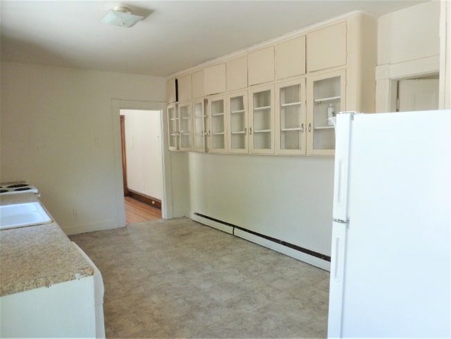 Building Photo - 14 Hickok Pl