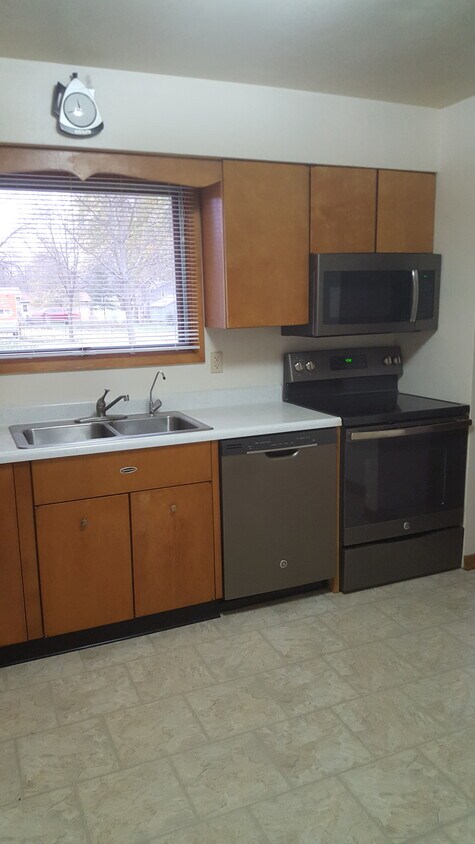 Kitchen - 837 NE 1st St