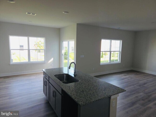 Foto del edificio - 232 Munsee Cir