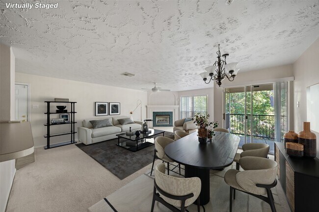 Building Photo - 8051 Bay Branch Dr