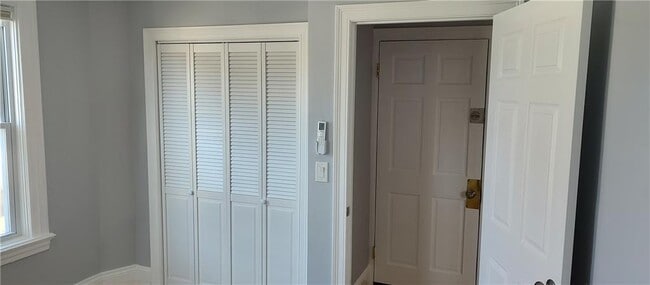 Building Photo - 19 Irving Ct