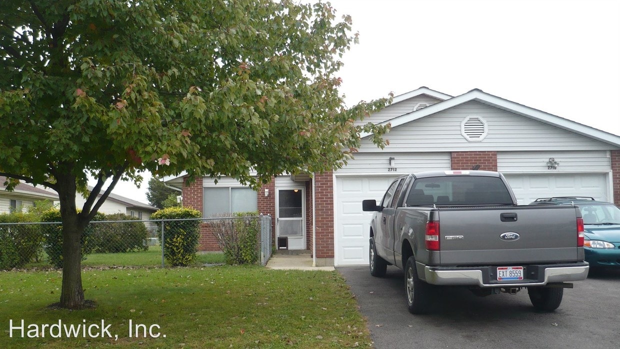 2710 Charles Dr, Grove City, OH 43123 Condo for Rent in Grove City
