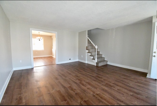 Building Photo - 1920 Barry Rd