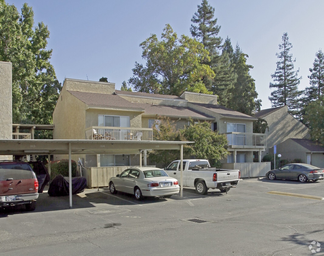 Meadow Wood Condo Apartments Apartments in Marysville, CA