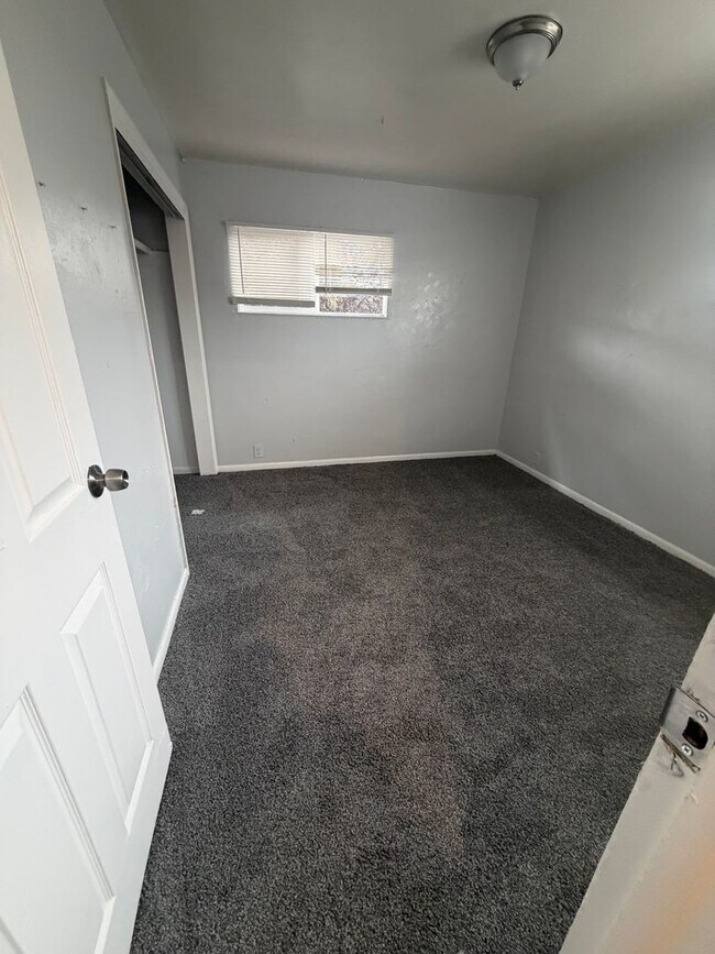 Foto del edificio - 92 W Ida Ave