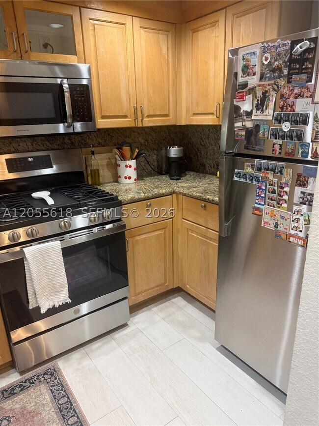 Foto del edificio - 6709 N Kendall Dr