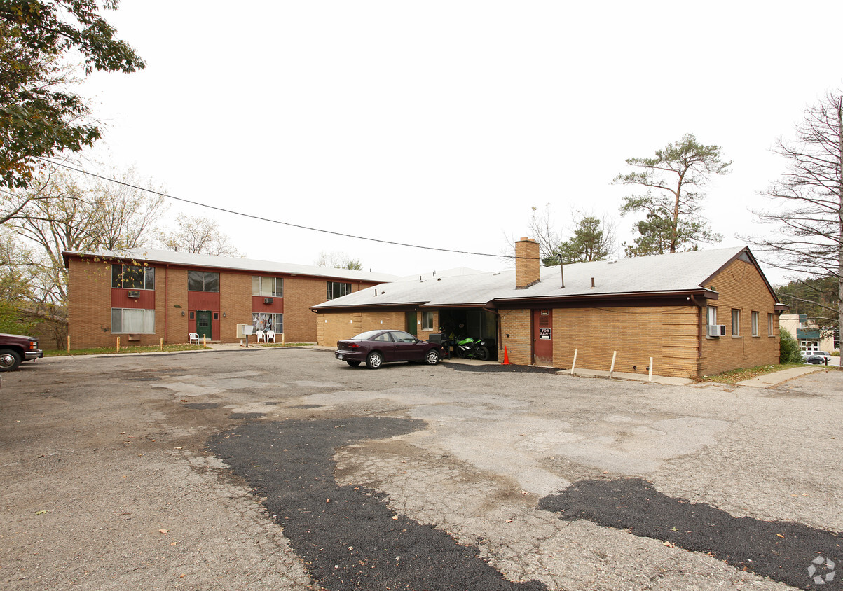 Primary Photo - Milford Village Apartments