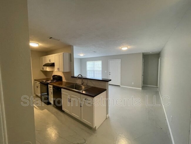 Foto del edificio - 343 Christine St