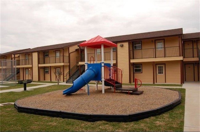 Building Photo - 7200 Heards Ln