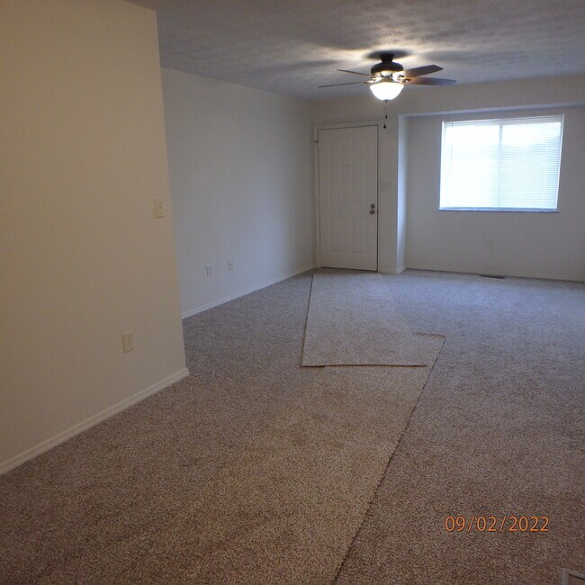 Building Photo - 3500 Spanish Villa Dr