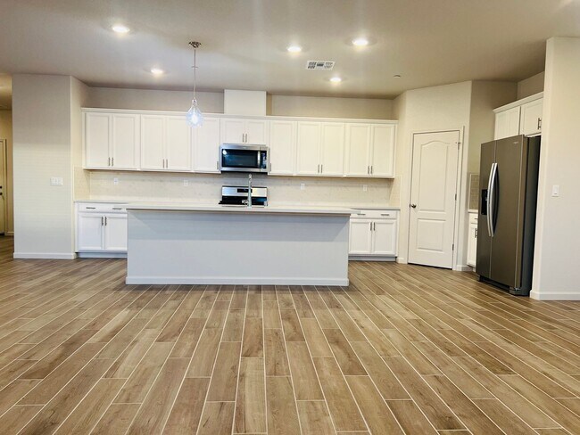 Building Photo - Beautiful New Meritage Home in Elk Grove 9...