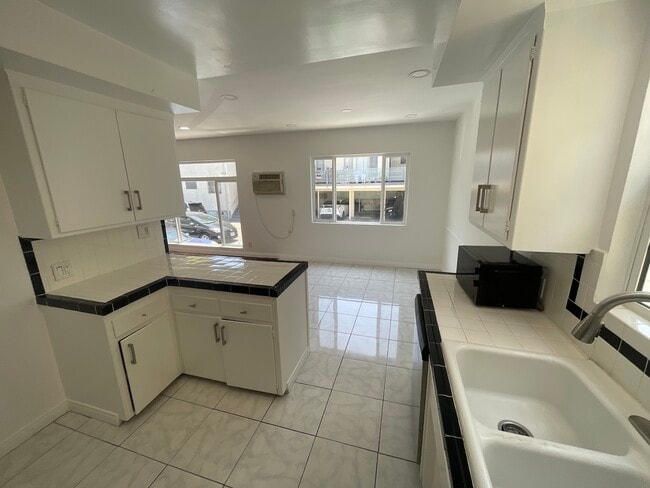 Foto del edificio - 7707 Romaine St