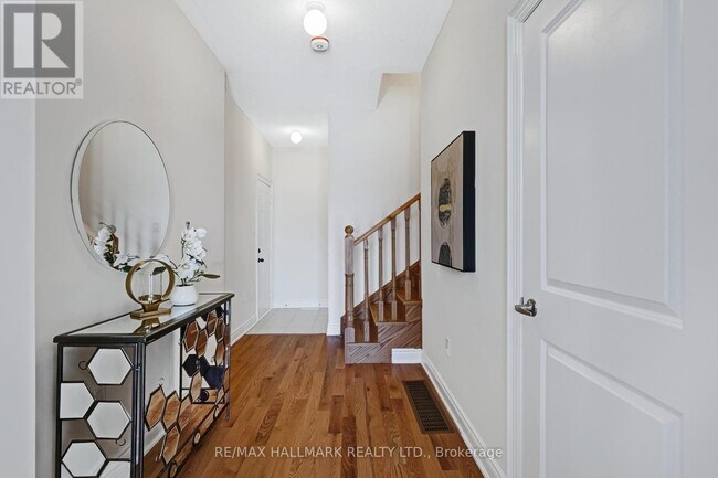 Building Photo - 11 Tennant Cir