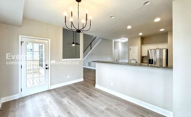 Building Photo - 1112 Clairmonte Dr