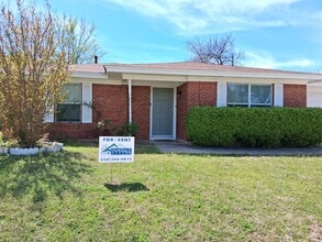 Building Photo - 418 Cottonwood Dr