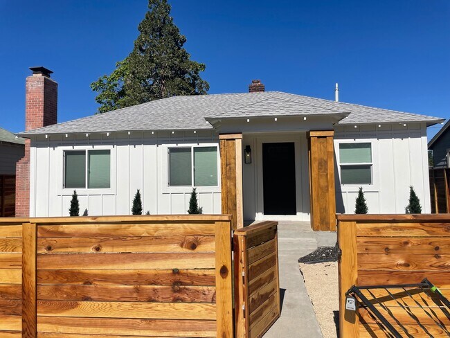 Front of house - 421 4th St
