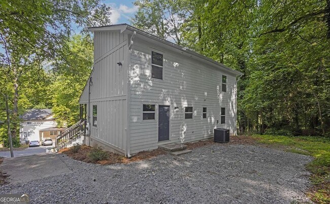 Building Photo - 1080 Westmont Rd SW