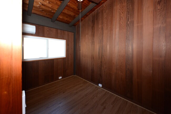 Foto del edificio - 2442 10th Ave