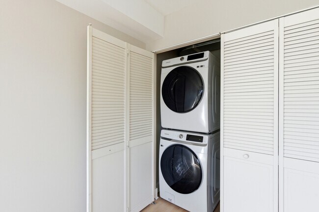 Foto del edificio - 1215 Balmoral Ave