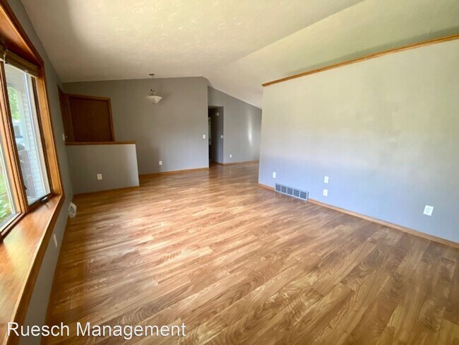 Foto del edificio - 3 br, 1.5 bath House - 2490 Garden Park Te...