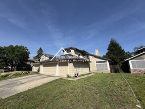 Building Photo - 5621 Summit Dr