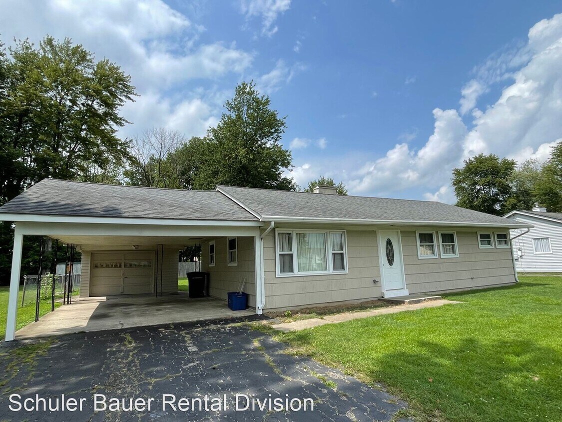2915 Meadowlark Rd, Jeffersonville, IN 47130 House Rental in