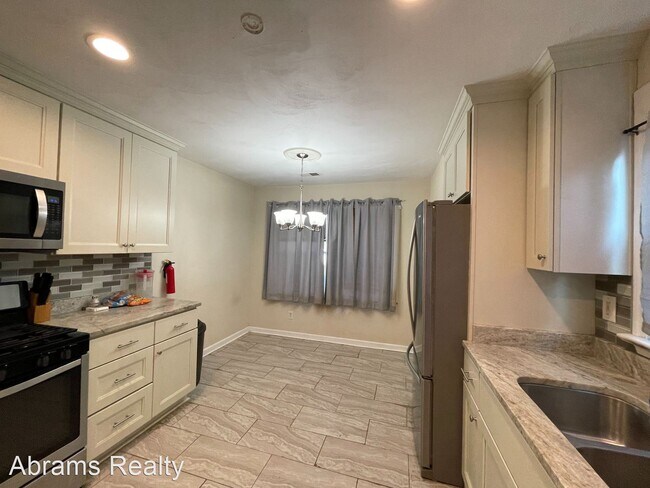 Foto del edificio - 3 br, 2 bath House - 7429 Evelyn T. Butts Ave