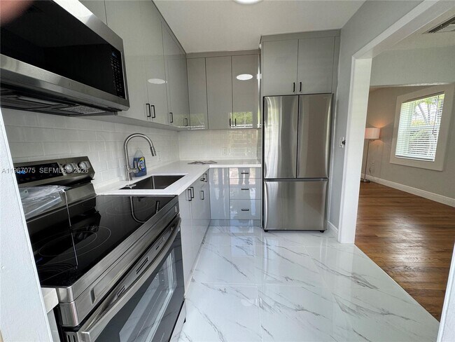 Building Photo - 51 Montilla Ave