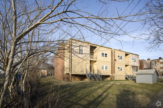 Foto del edificio - 3017 Massachusetts Ave SE