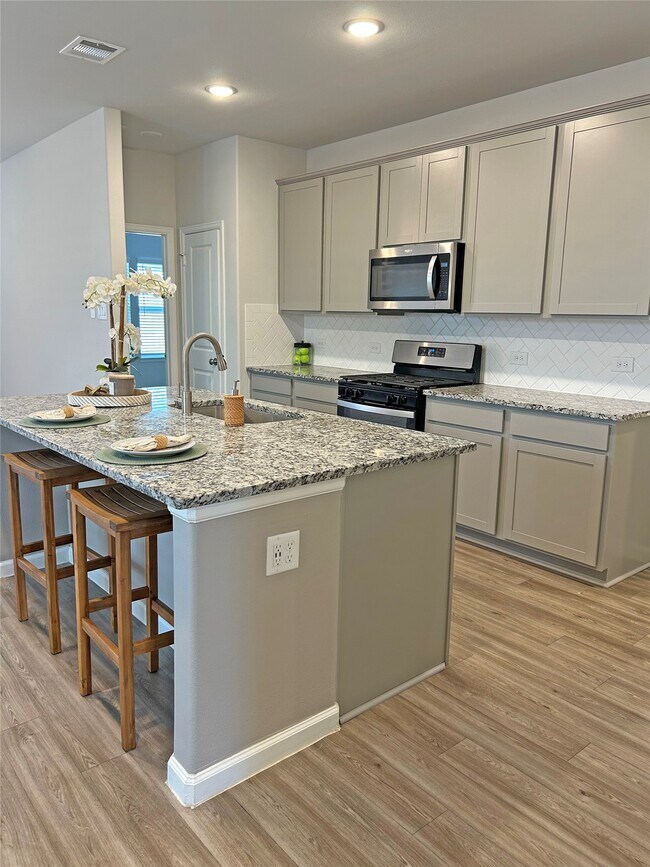 Foto del edificio - 8034 Peppercorn St