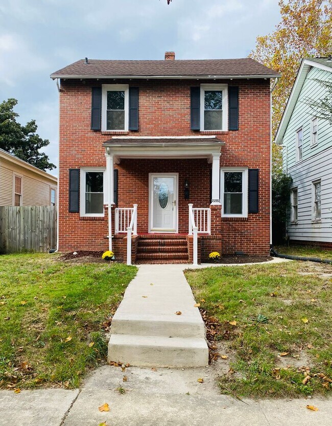 Foto del edificio - Beautifully Renovated 4bdrm/1.5bth House L...