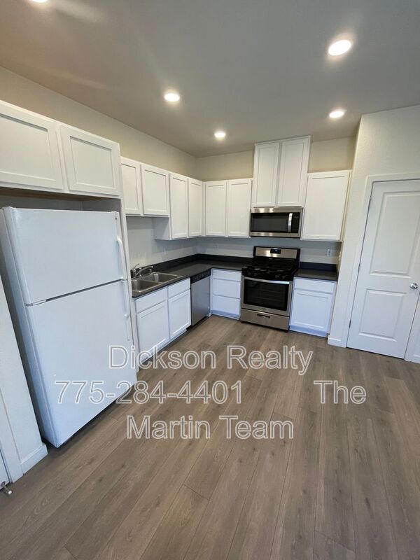 Foto del edificio - 8839 Wolf Moon Dr