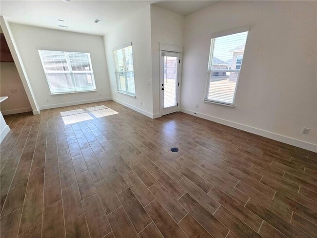 Building Photo - 251 Kristen Ln