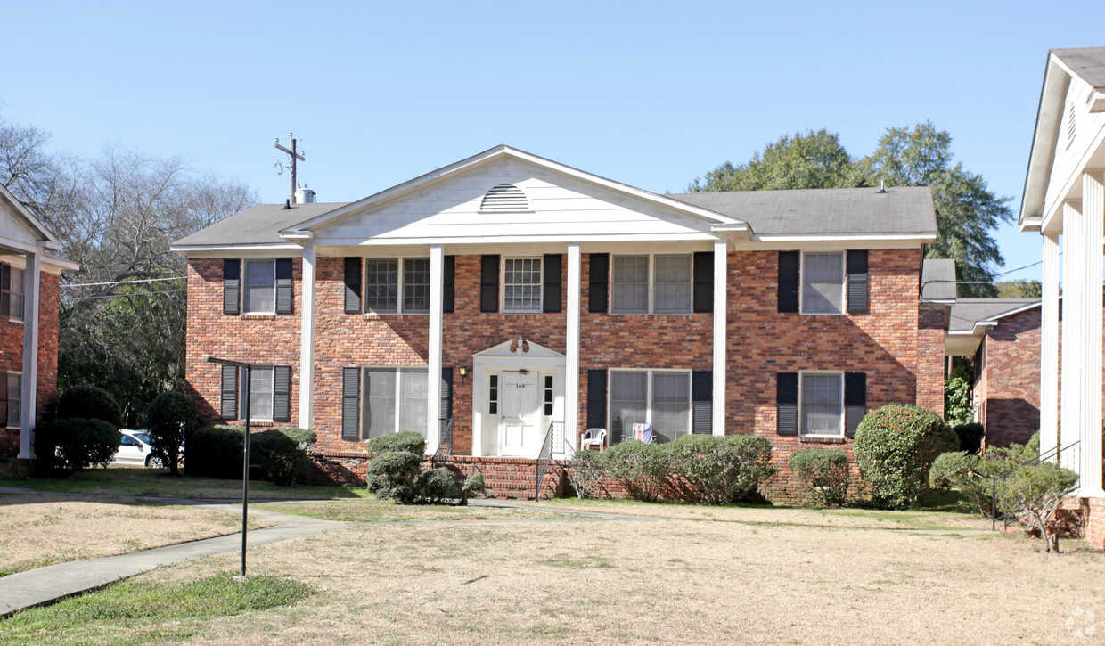 Primary Photo - South Saluda Apartments