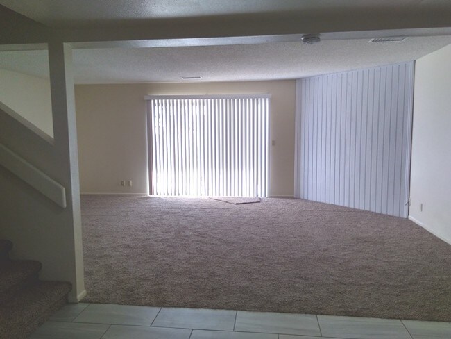 Building Photo - 5848 Ave Jinete
