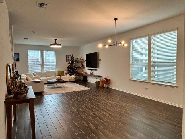 Building Photo - 1512 Hope Rnch Rd