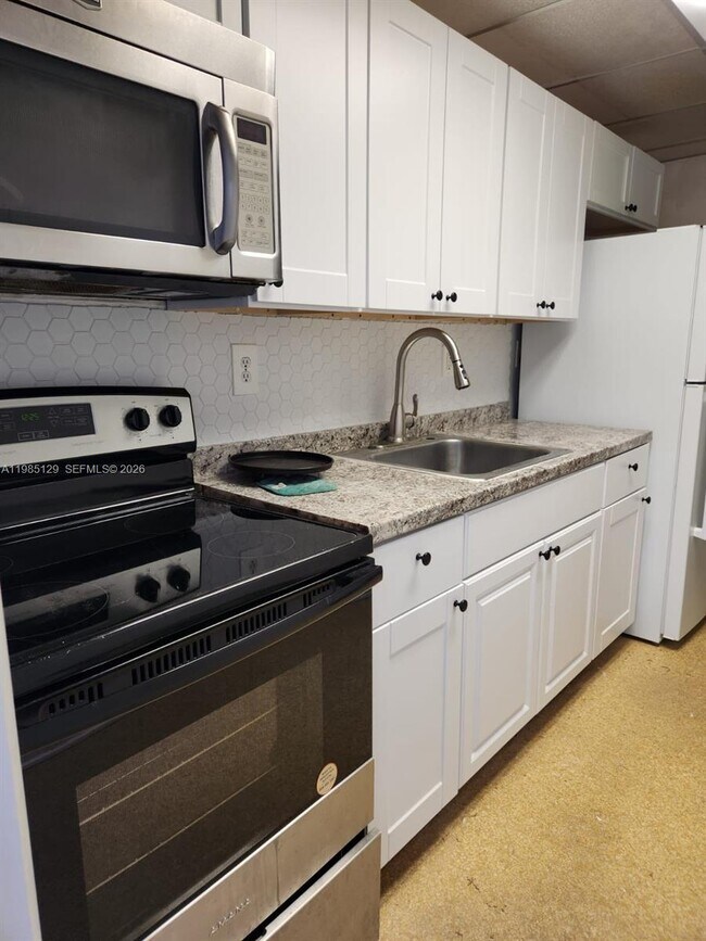 Foto del edificio - 1450 NE 170th St