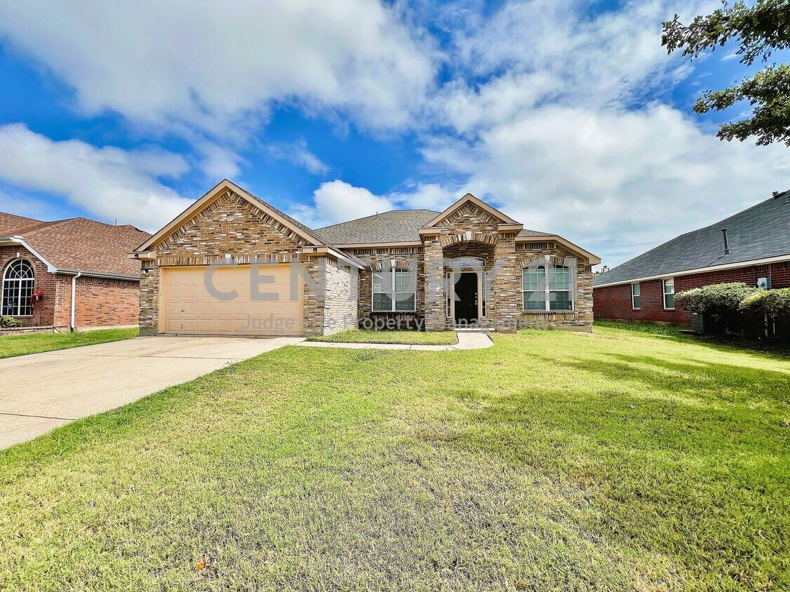Primary Photo - Lovely 4/2/2 in Grand Prairie For Rent!