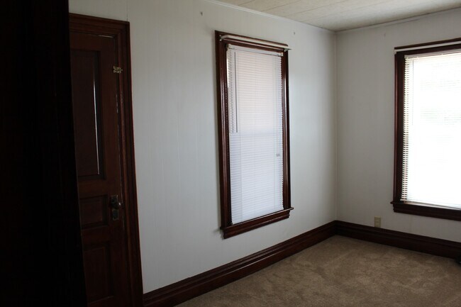 Building Photo - Semi Detached