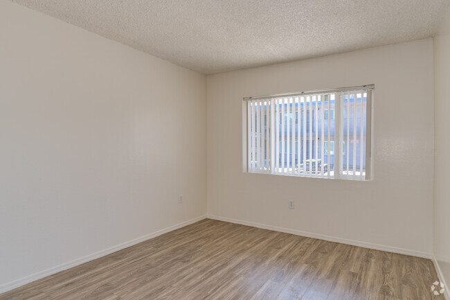 1BR, 1BA - 680SF - Glendale West