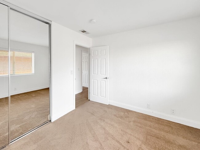 Building Photo - Great 3B/2BA Condo in El Cajon!
